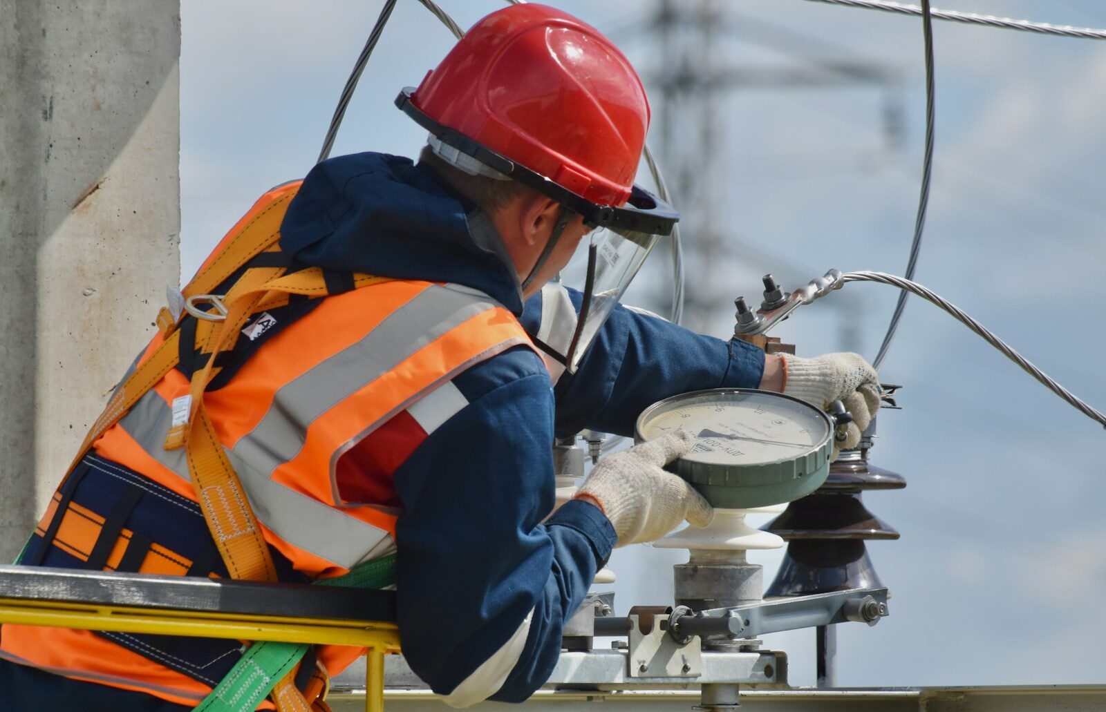 Organização de cabeamento elétrico: carga, distância e uso